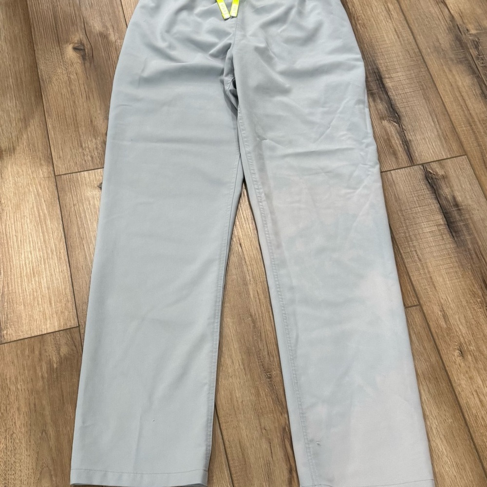 Figs Technical Collection women’s small Light Gray Scrub Pants